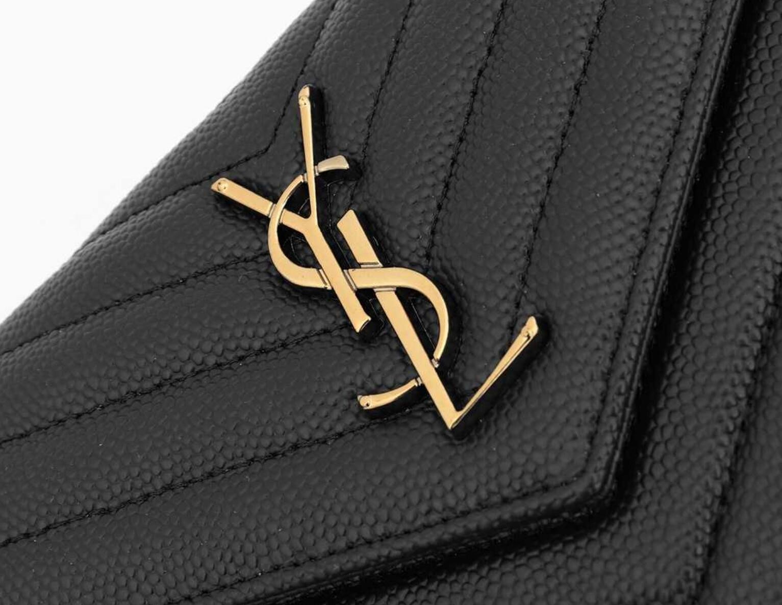 CASSANDRE SAINT LAURENT MATELASSÉ ENVELOPE CHAIN WALLET IN GRAIN DE POUDRE EMBOSSED LEATHER